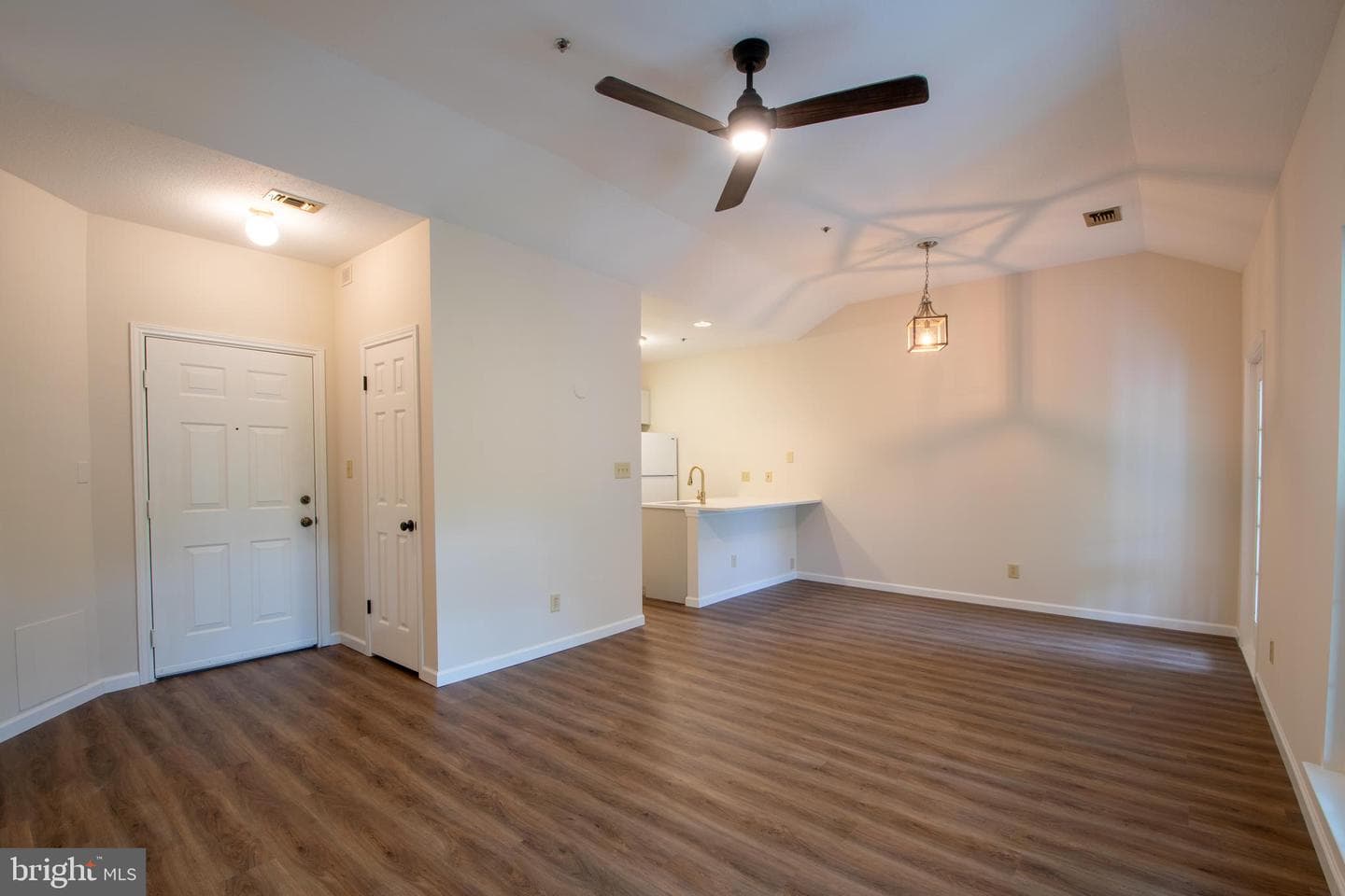 600 Squire Lane #600-3c photo 6