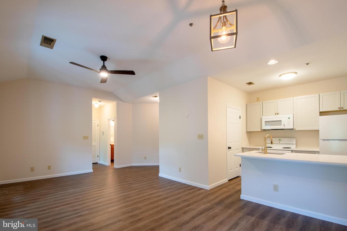 600 Squire Lane #600-3c photo 7