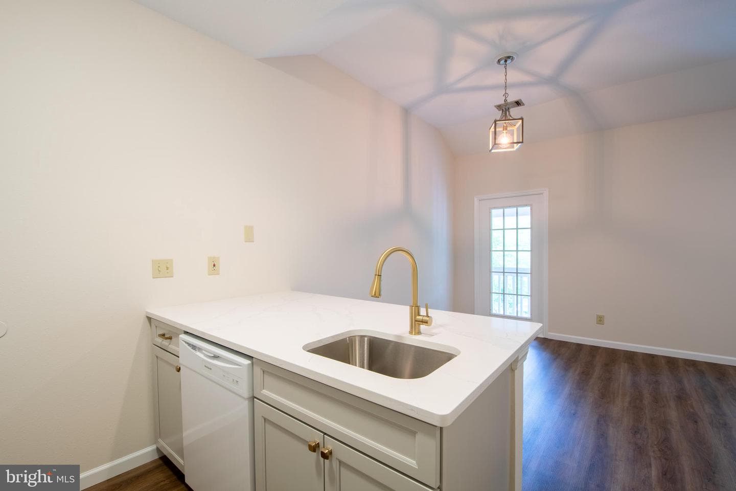 600 Squire Lane #600-3c photo 9