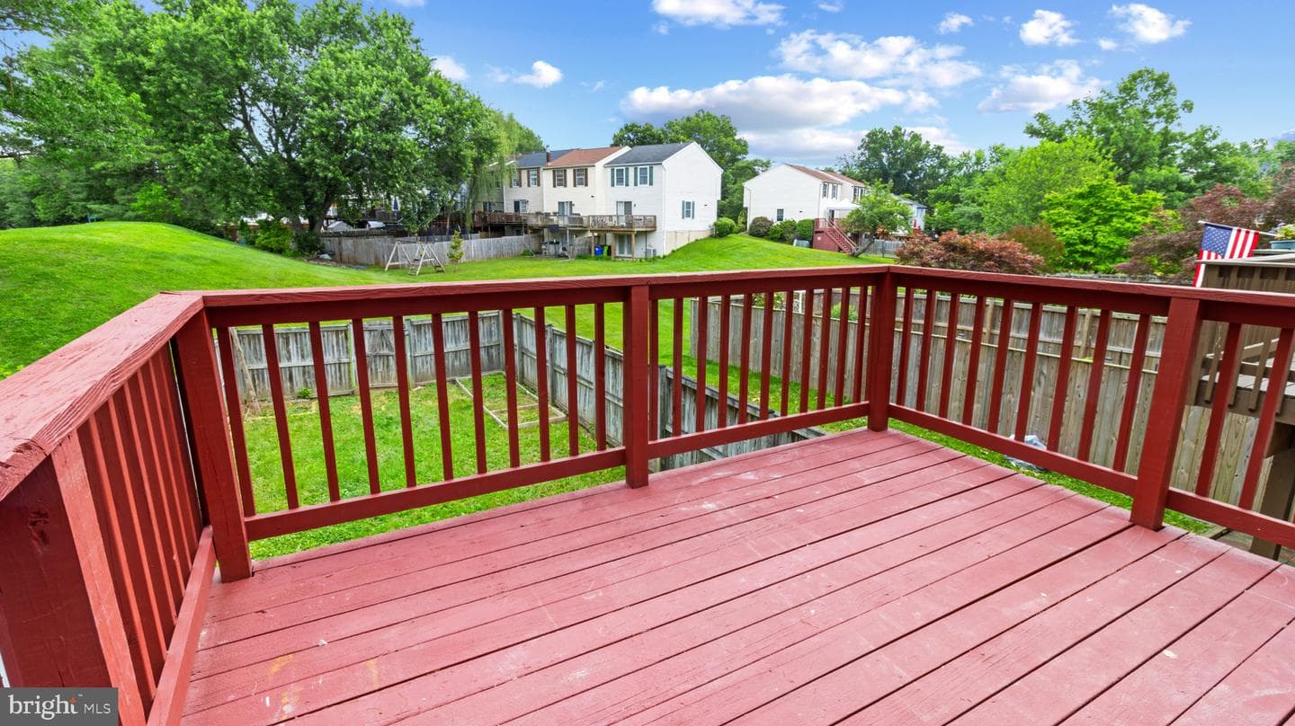 242 Lodgecliffe Court photo 12