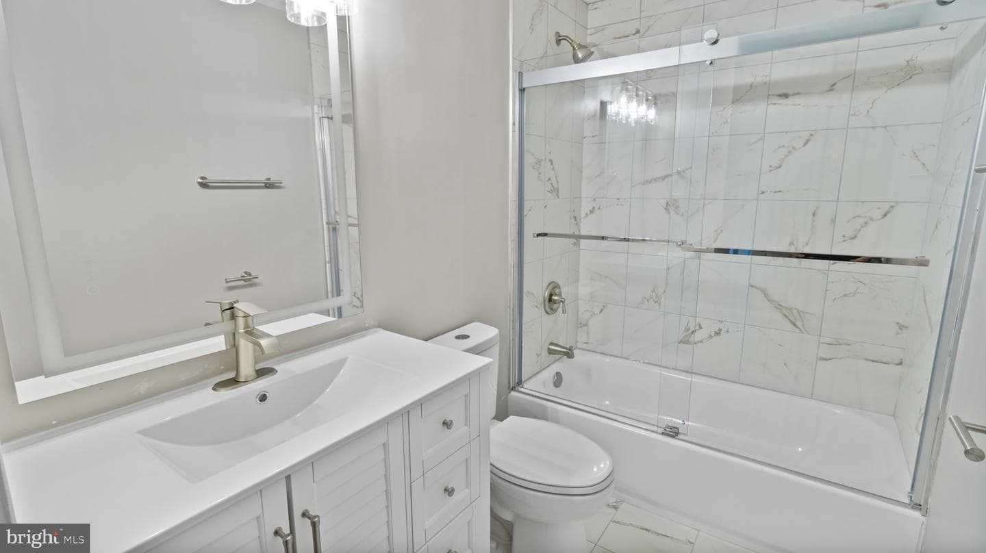 242 Lodgecliffe Court photo 17
