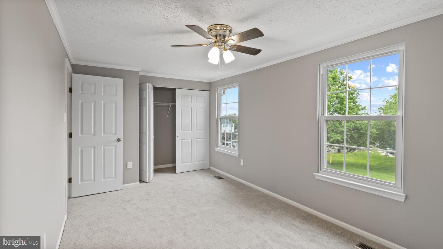 242 Lodgecliffe Court photo 18