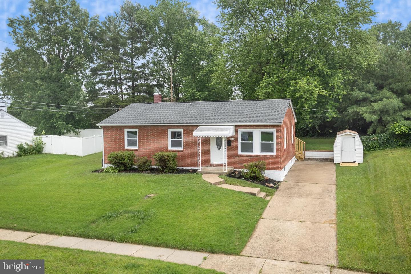 461 Doris Circle photo 2