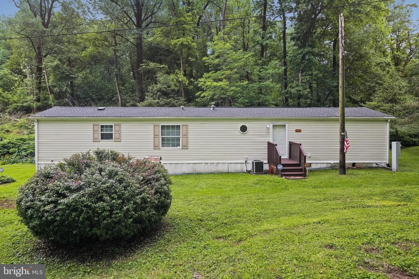 2519 Shureslanding Road photo 2