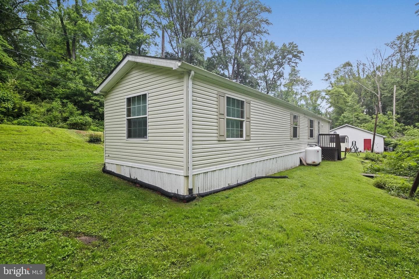 2519 Shureslanding Road photo 3