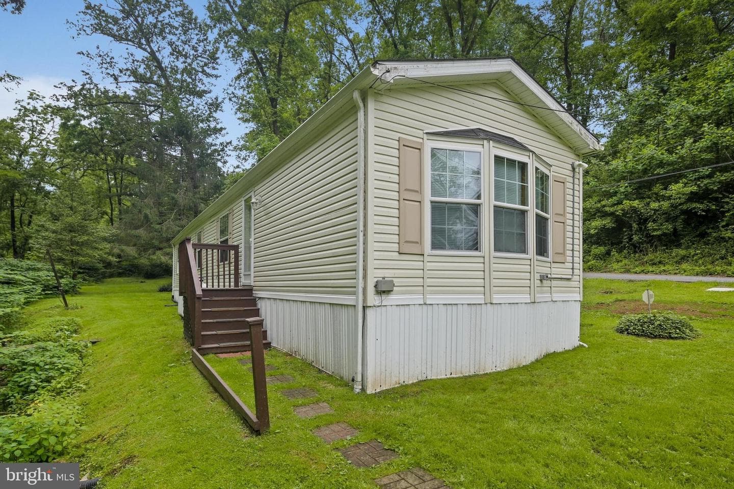 2519 Shureslanding Road photo 4