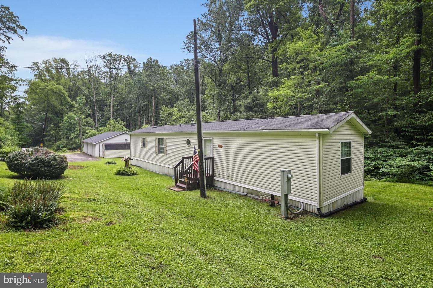 2519 Shureslanding Road photo 6
