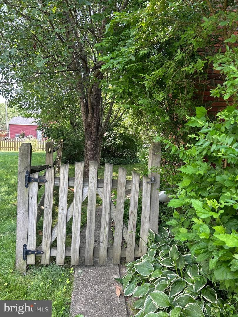503 Glandel Court photo 9