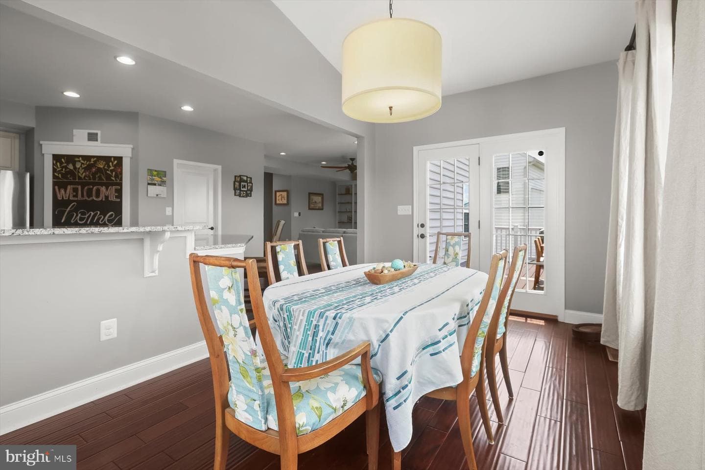 290 Henderson Road photo 17