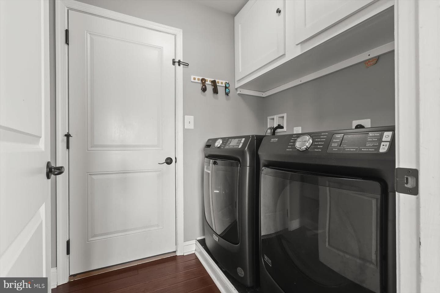 290 Henderson Road photo 20
