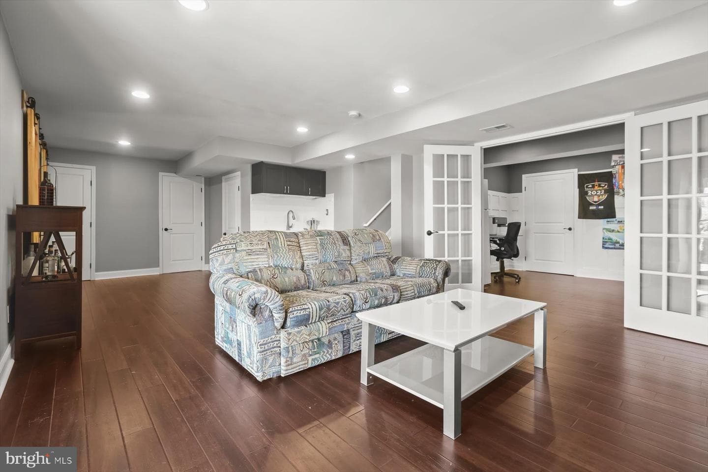 290 Henderson Road photo 33
