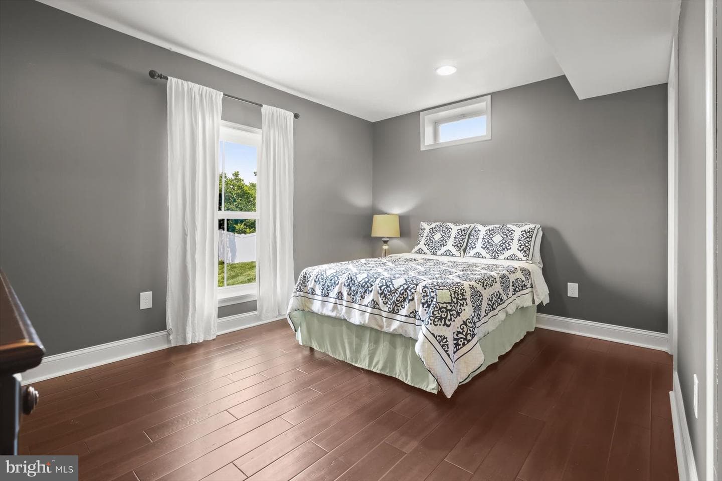 290 Henderson Road photo 39