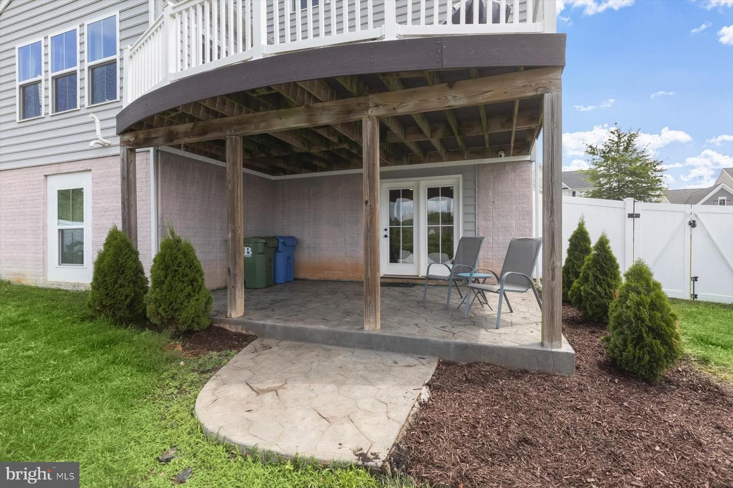 290 Henderson Road photo 42