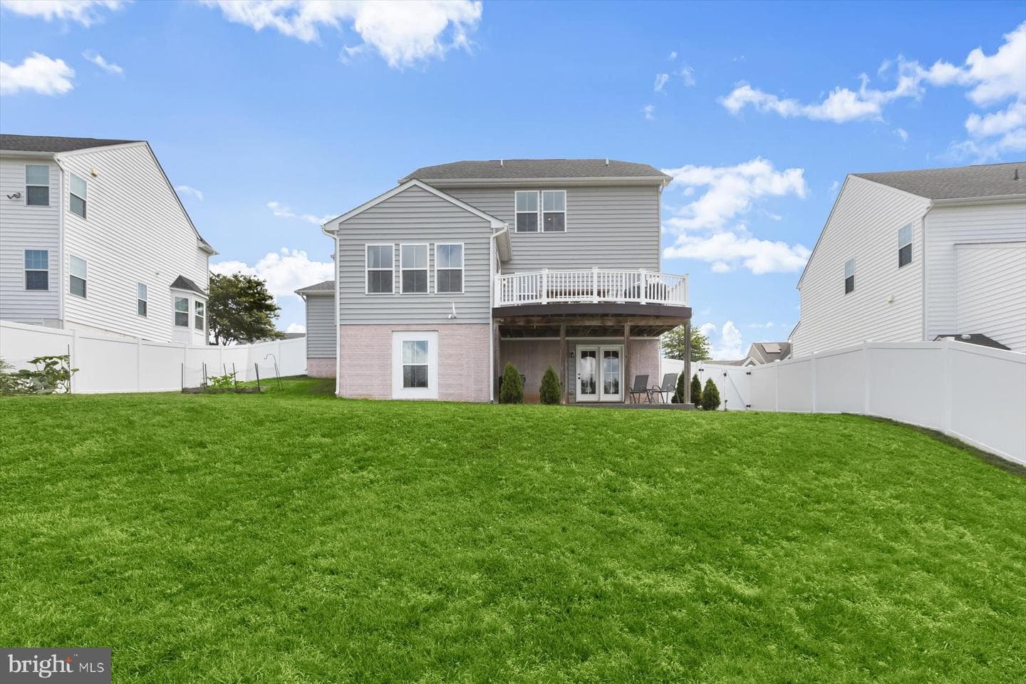 290 Henderson Road photo 44