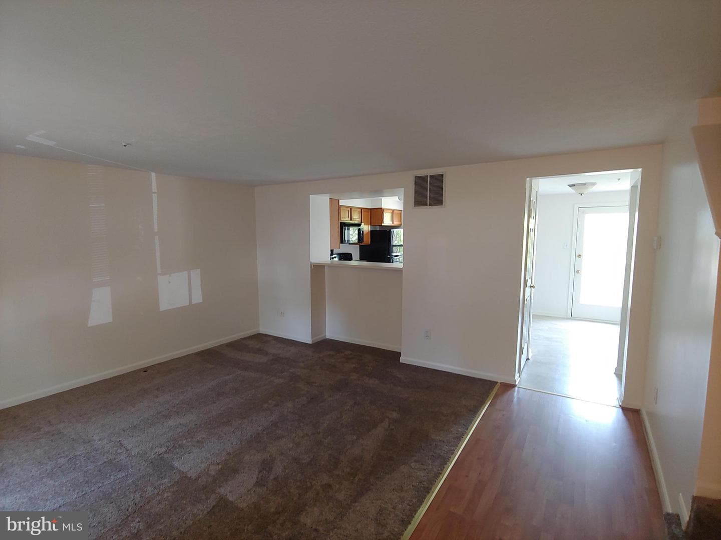 920 Gainsborough Court #920 photo 3