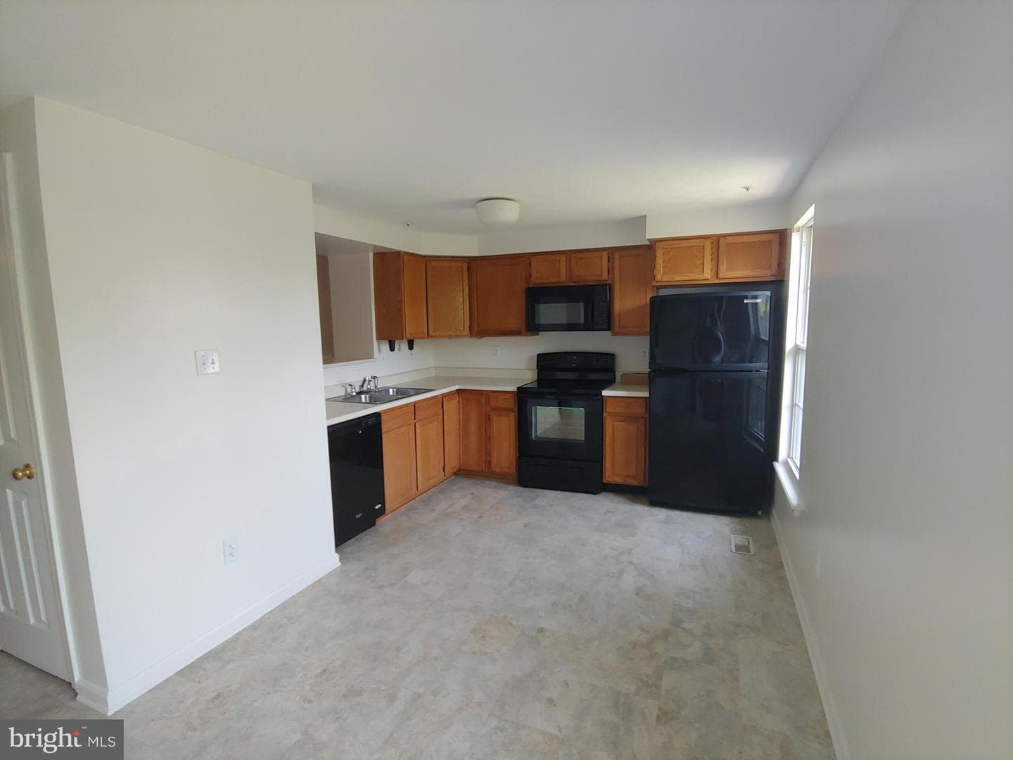 920 Gainsborough Court #920 photo 4