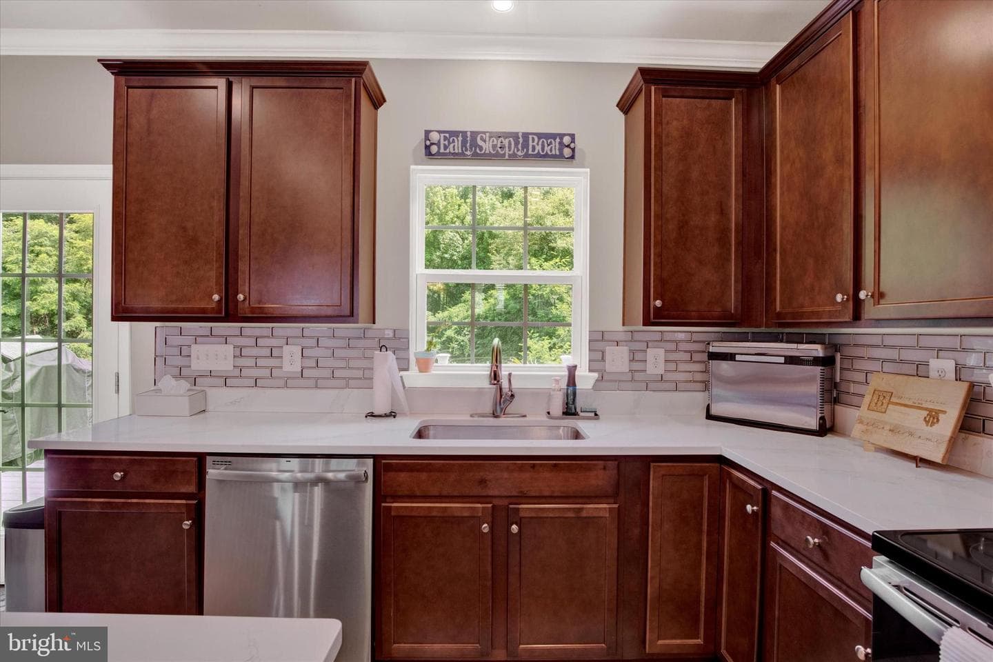 182 Mohegan Drive photo 11
