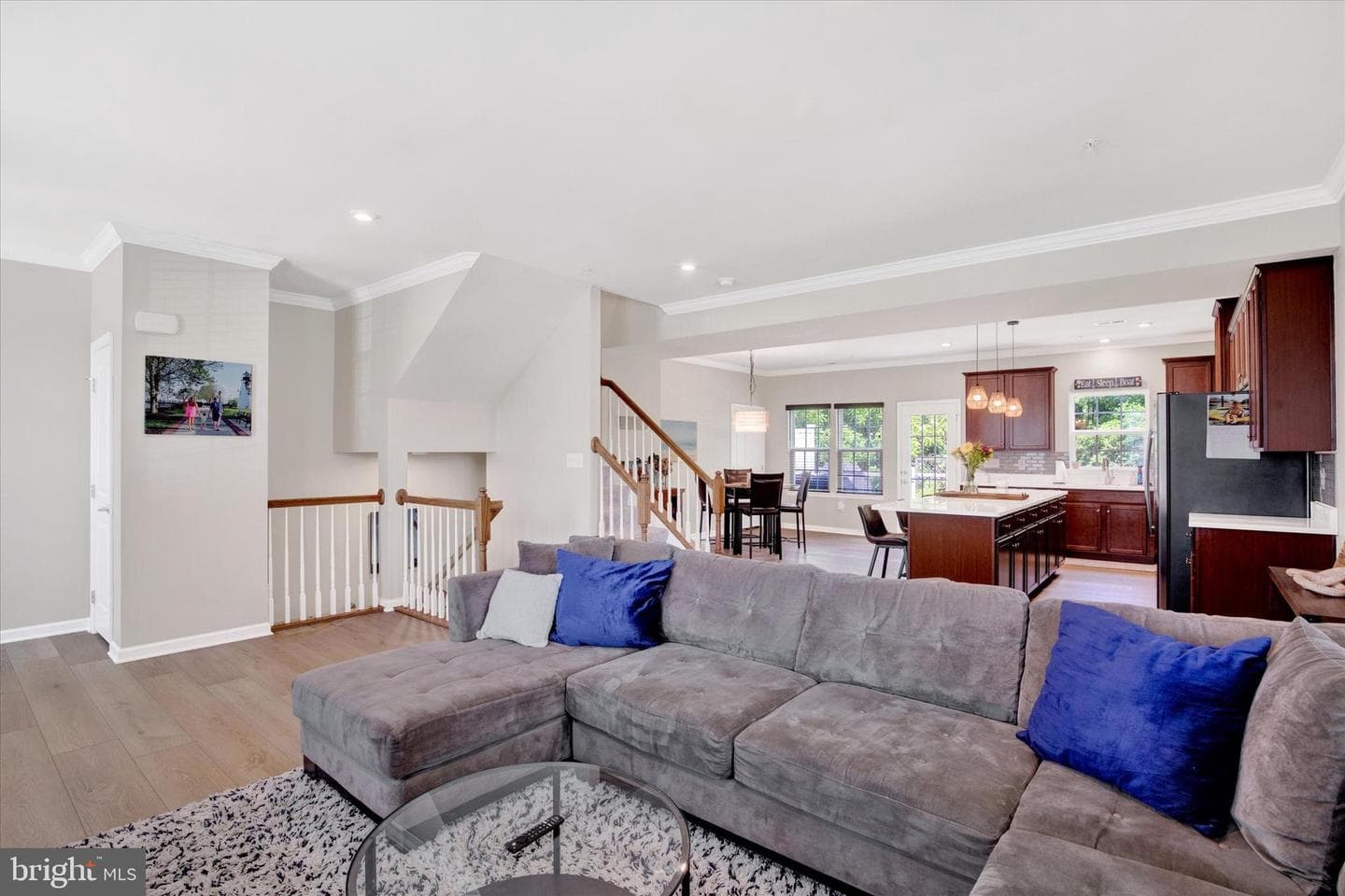182 Mohegan Drive photo 2