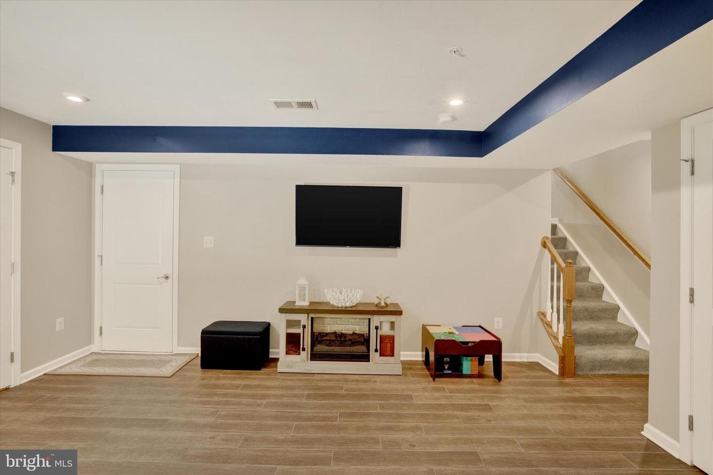 182 Mohegan Drive photo 28