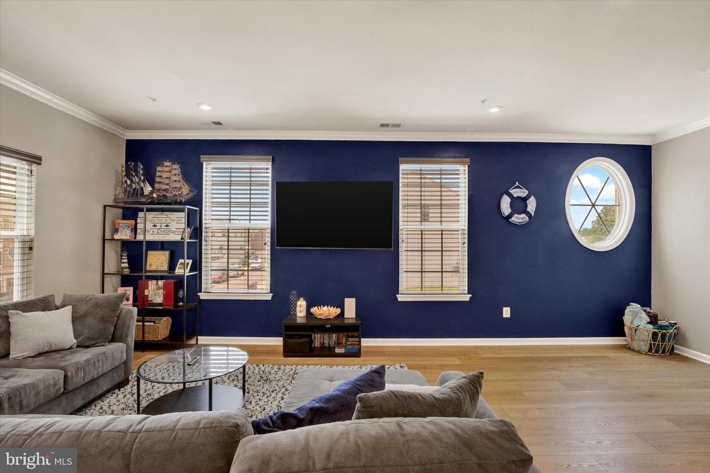 182 Mohegan Drive photo 3
