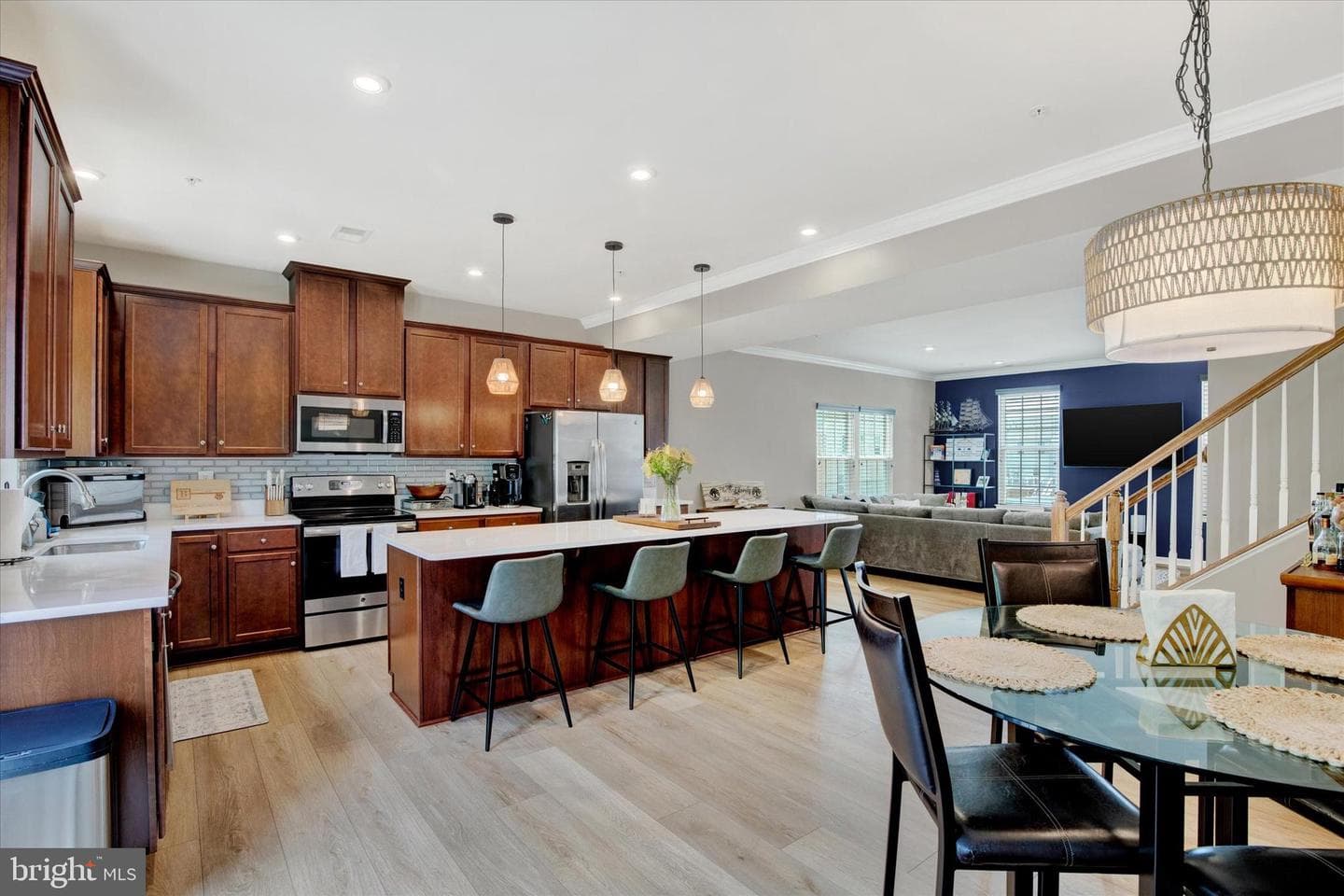 182 Mohegan Drive photo 9