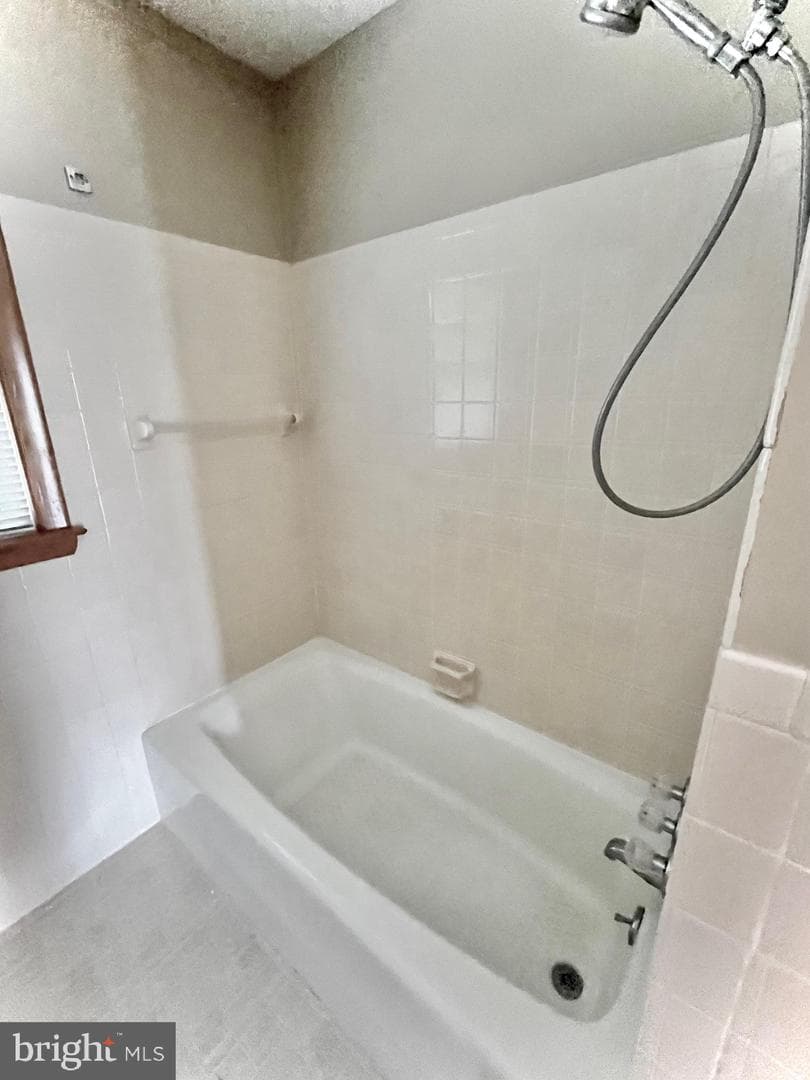 2402 Shelburne Place photo 13