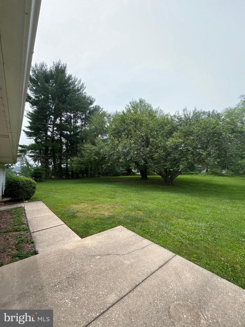 2402 Shelburne Place photo 6