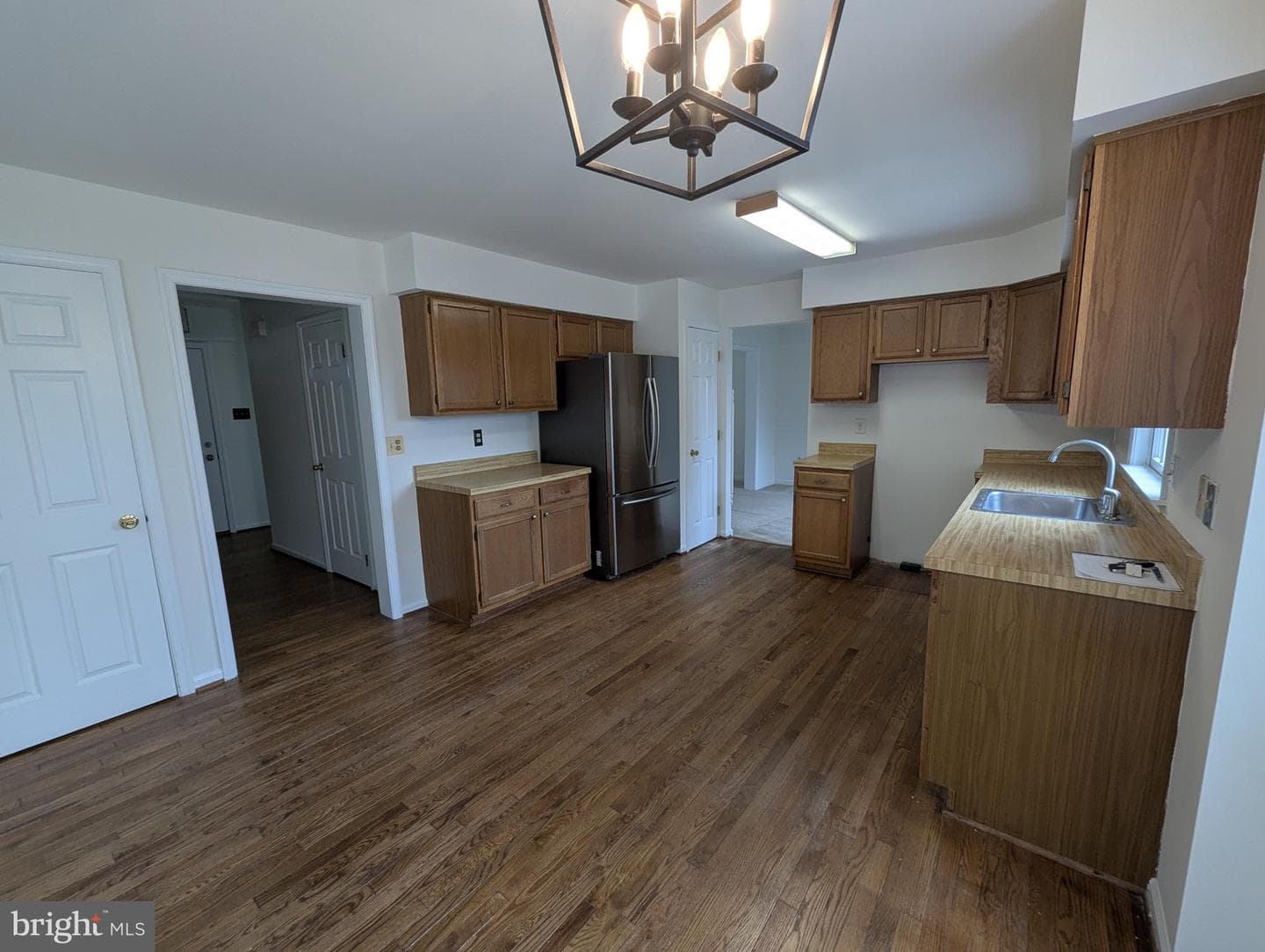 332 Hill Court photo 17