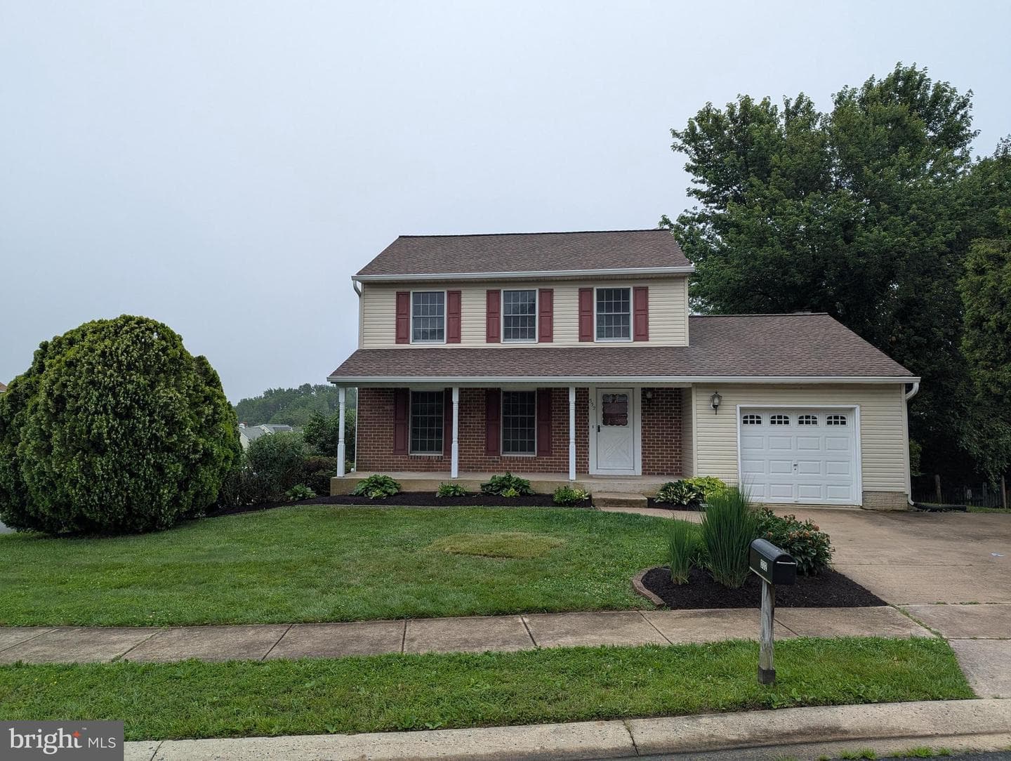 332 Hill Court photo 2
