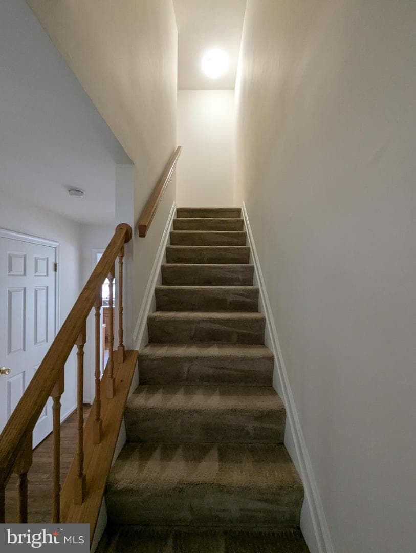 332 Hill Court photo 21