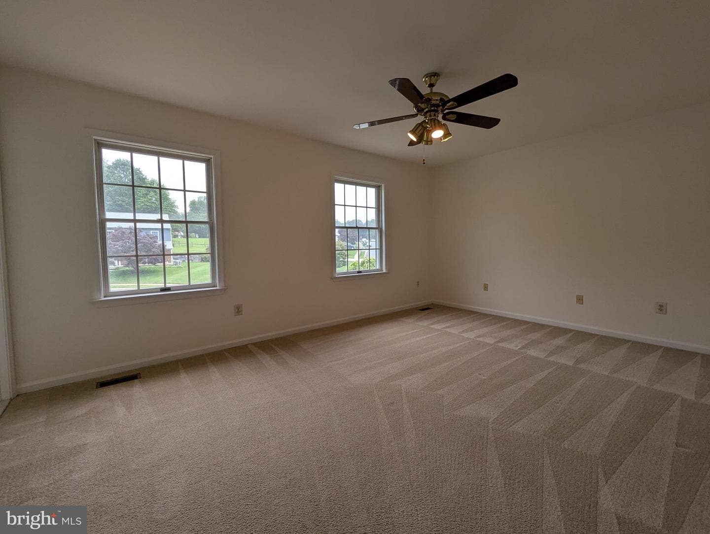 332 Hill Court photo 25