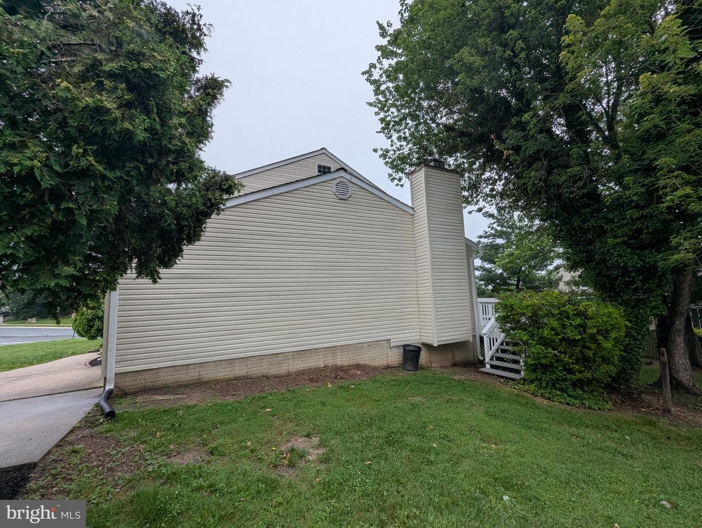 332 Hill Court photo 8