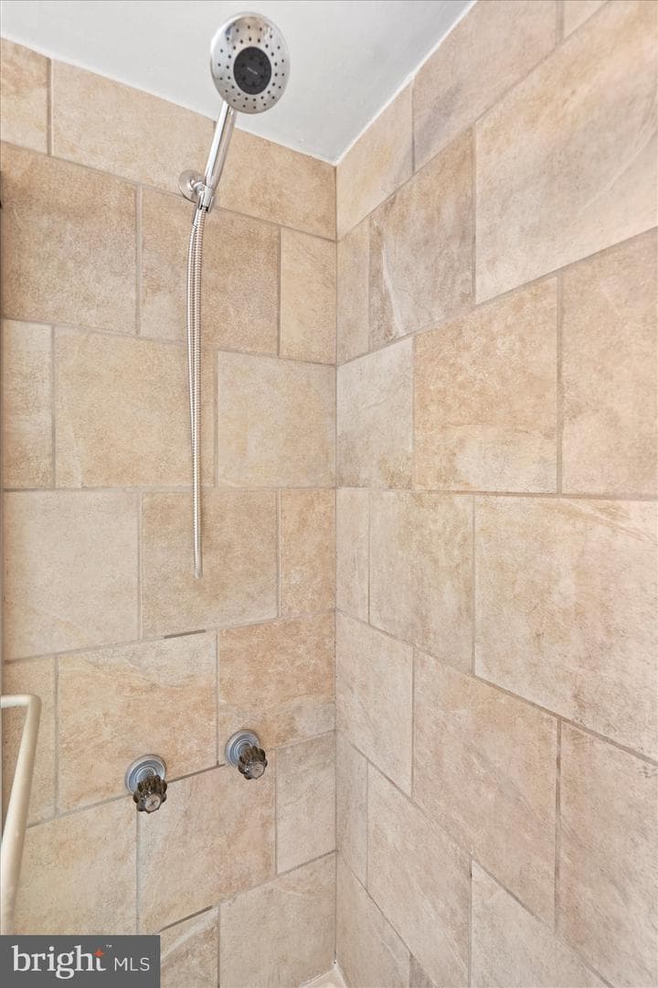 128 Breakwater Court photo 37