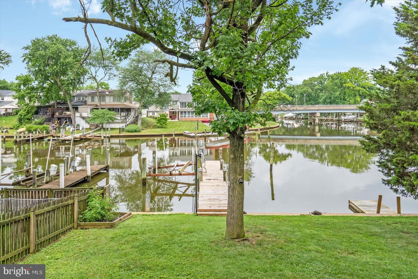 128 Breakwater Court photo 5