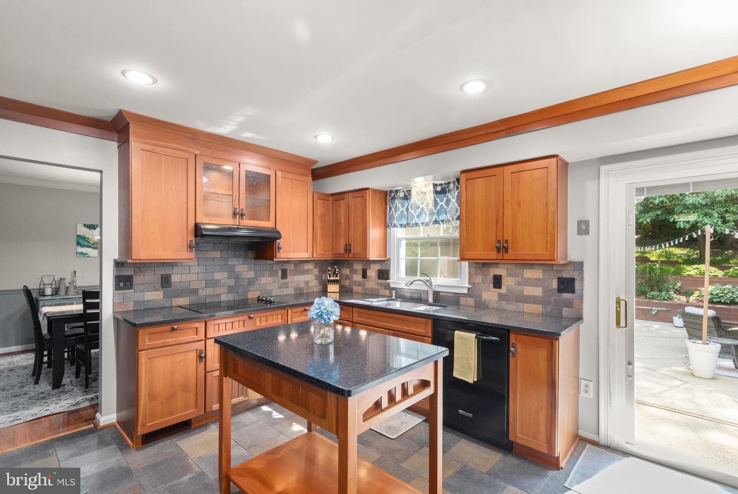 1401 Emily Court E photo 10