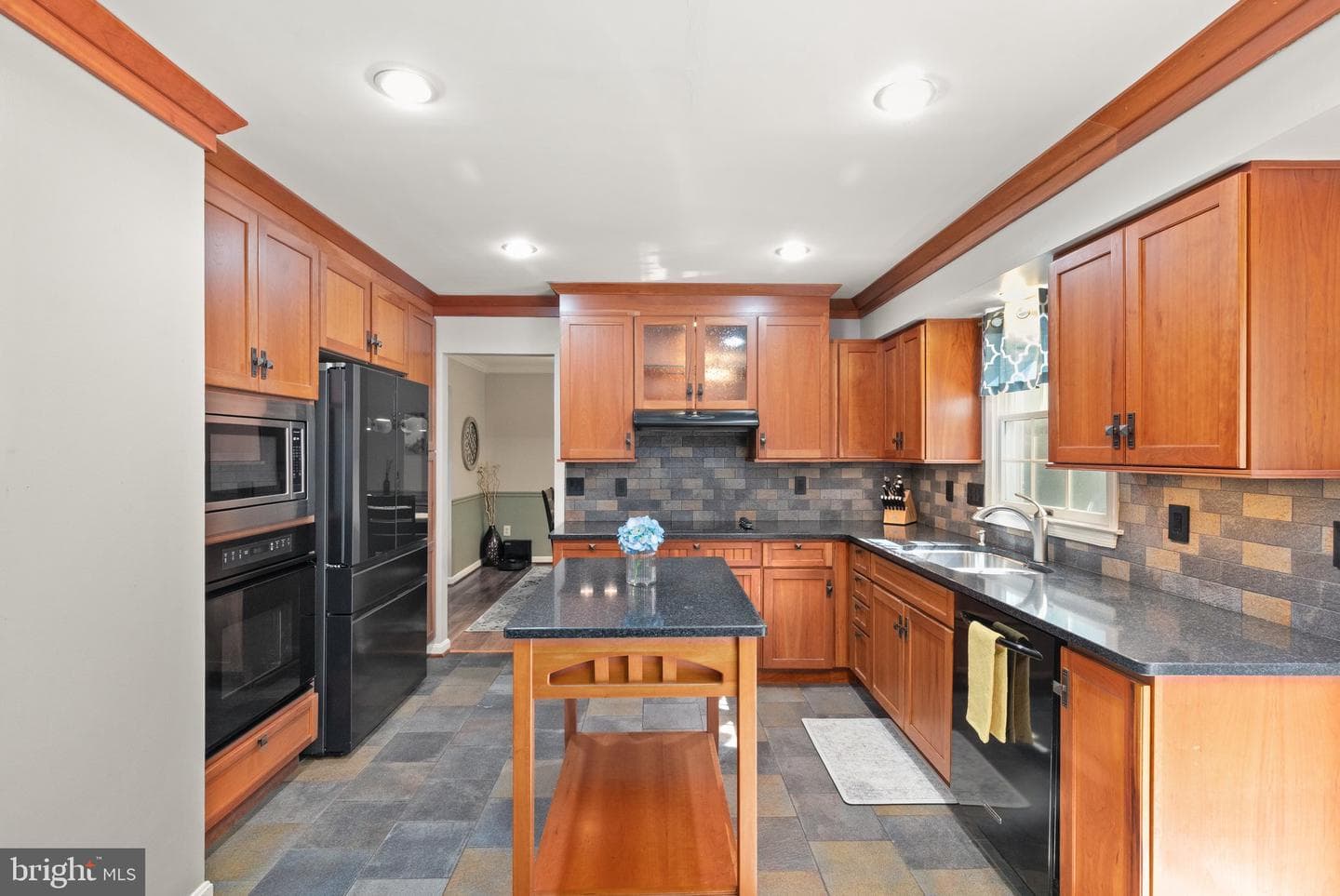 1401 Emily Court E photo 11