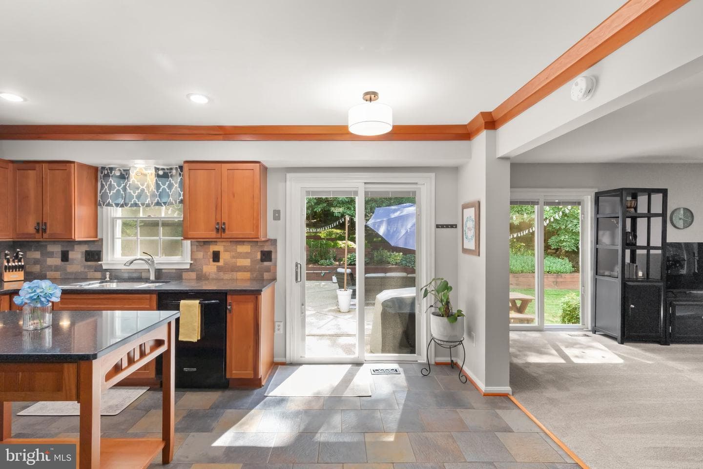 1401 Emily Court E photo 14