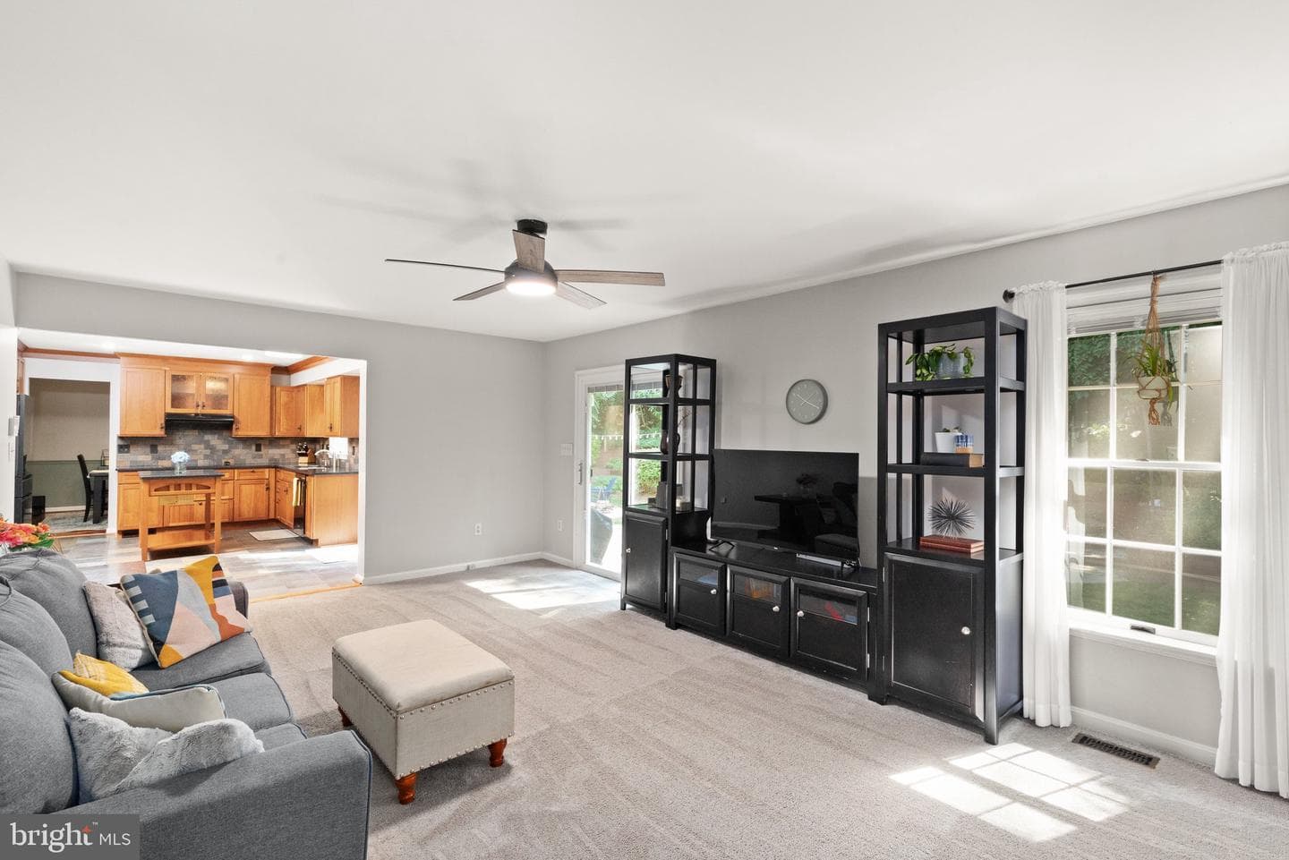 1401 Emily Court E photo 16