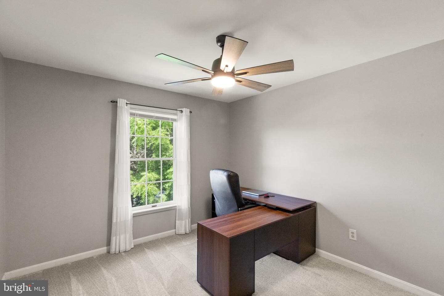 1401 Emily Court E photo 20