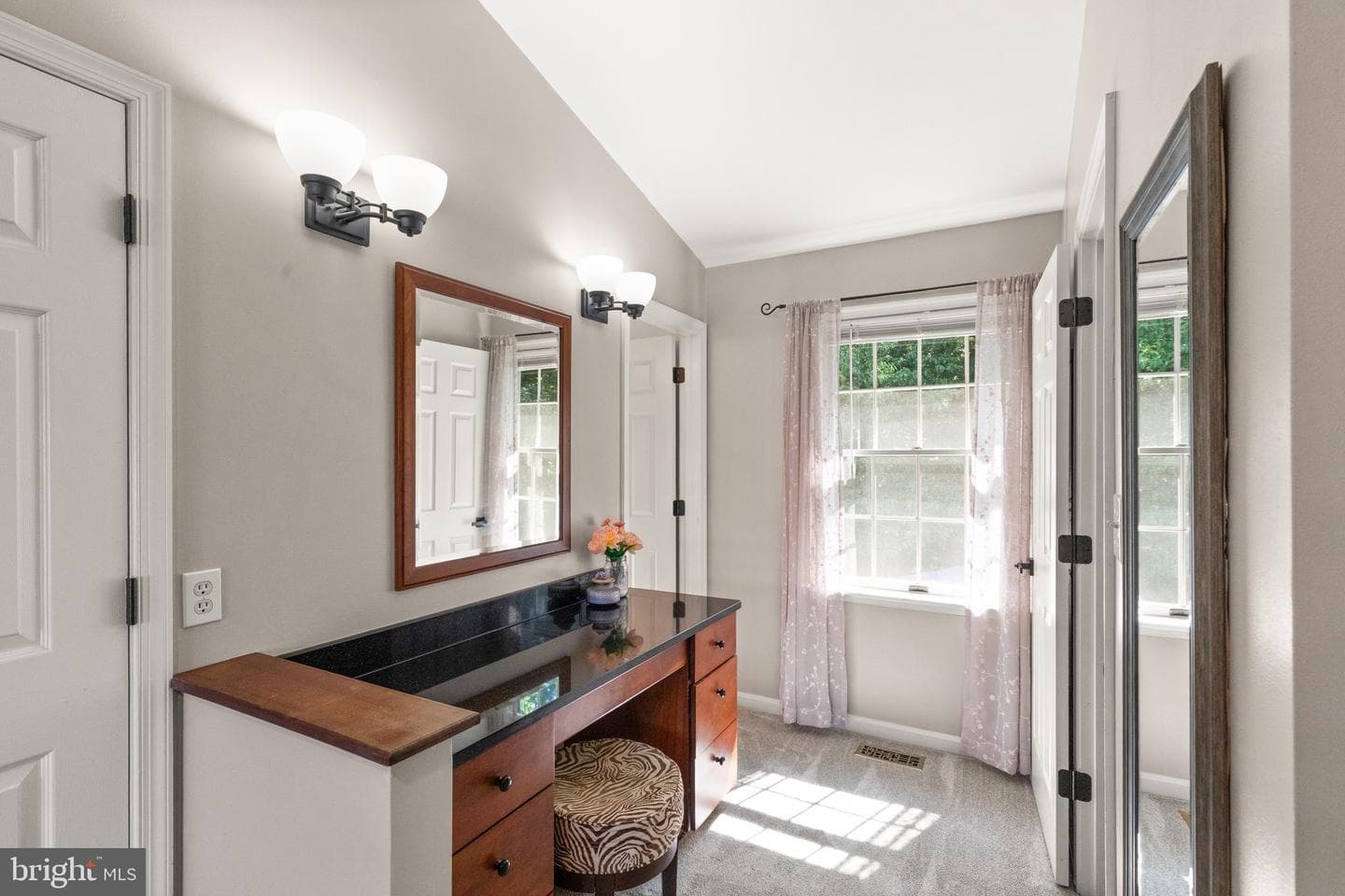 1401 Emily Court E photo 21
