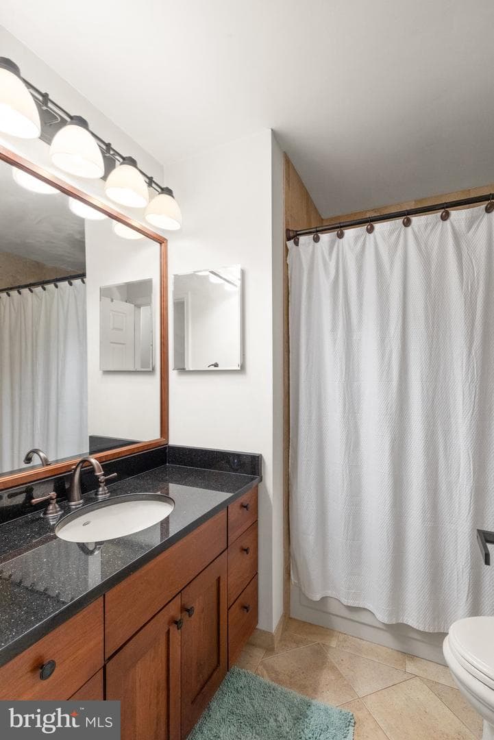 1401 Emily Court E photo 25