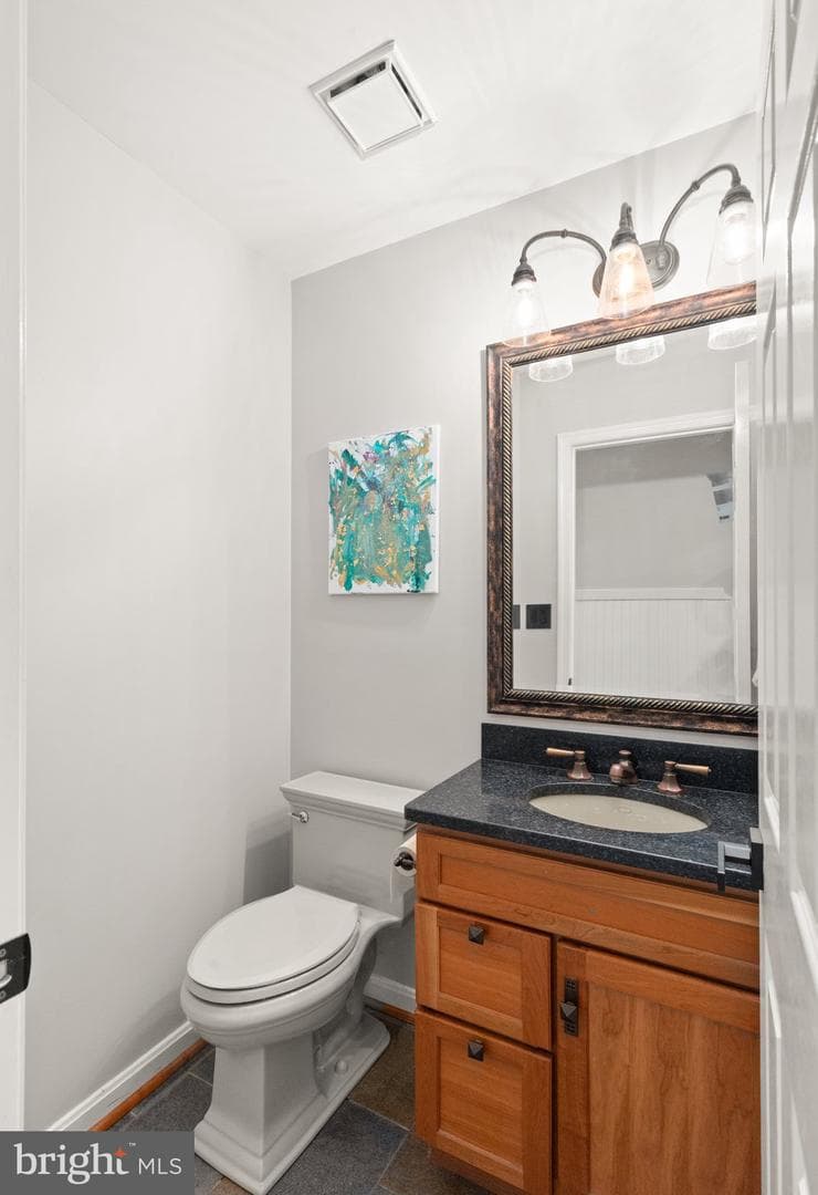1401 Emily Court E photo 9
