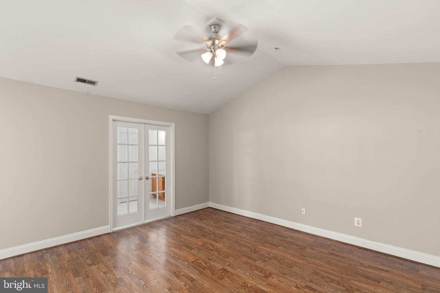 638 Berwick Court photo 19