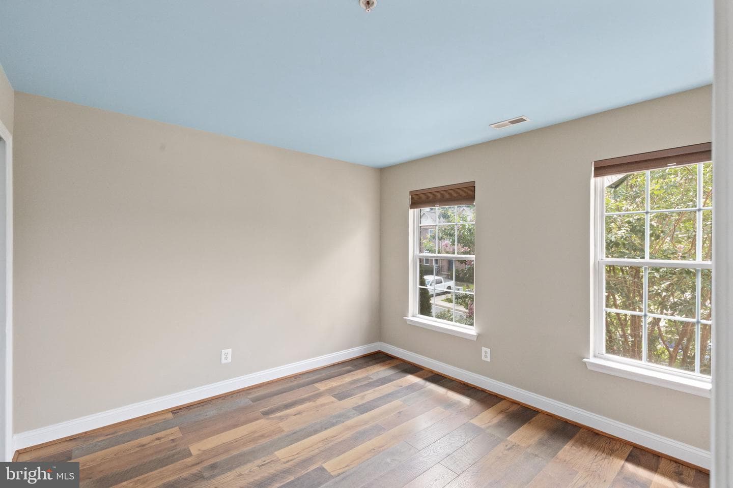 638 Berwick Court photo 24