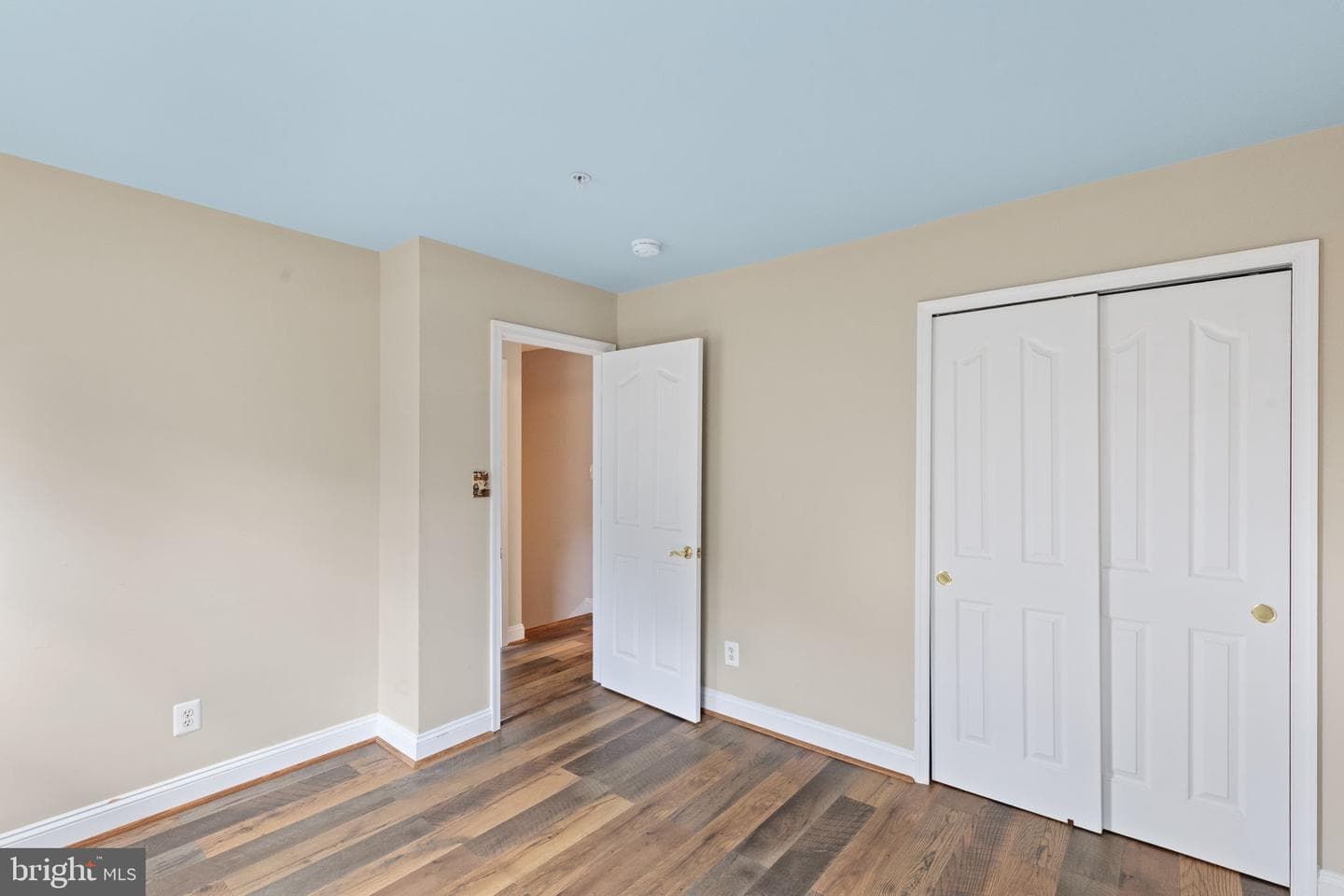 638 Berwick Court photo 25