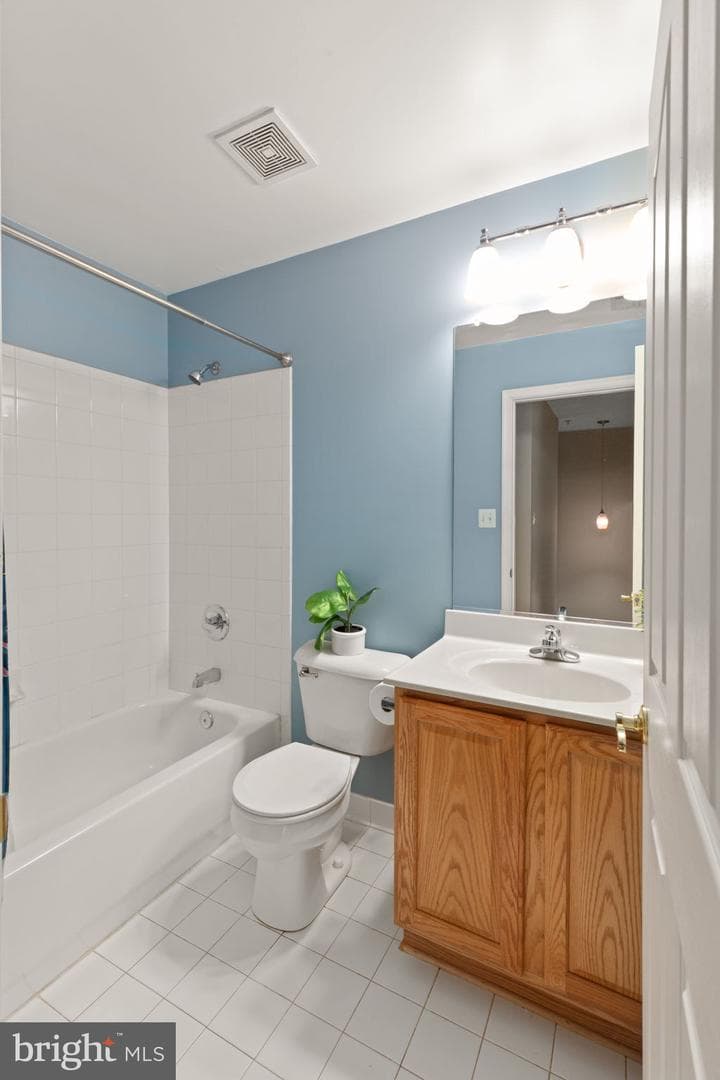 638 Berwick Court photo 28