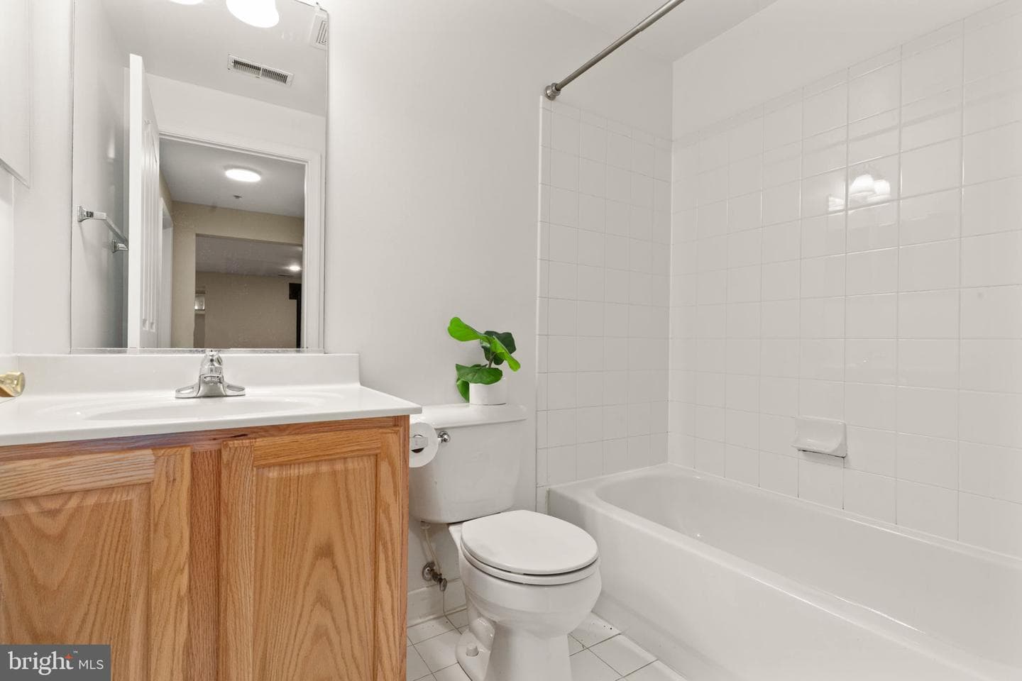 638 Berwick Court photo 34