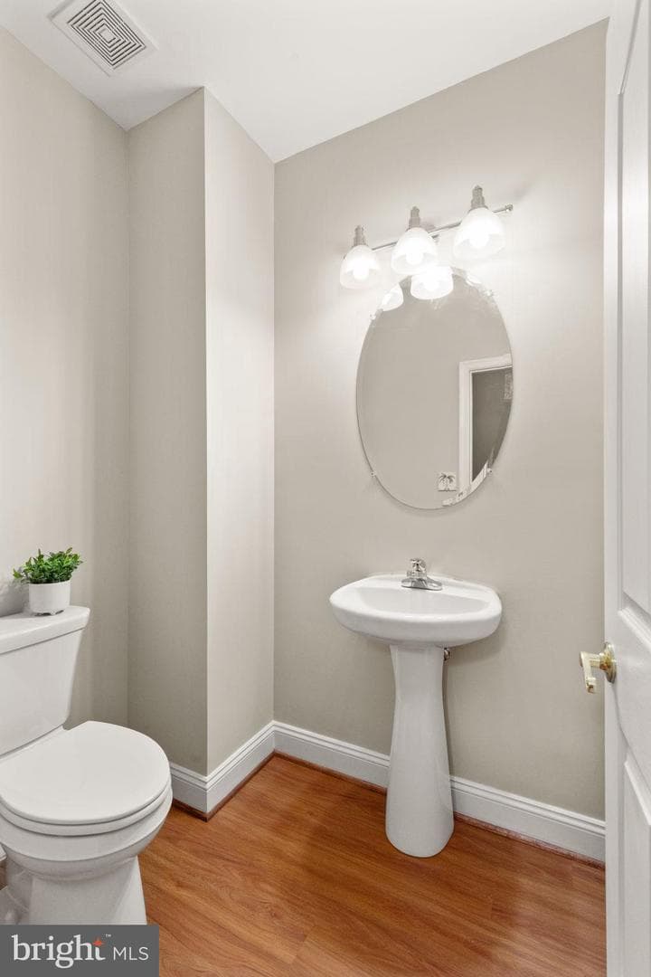 638 Berwick Court photo 4