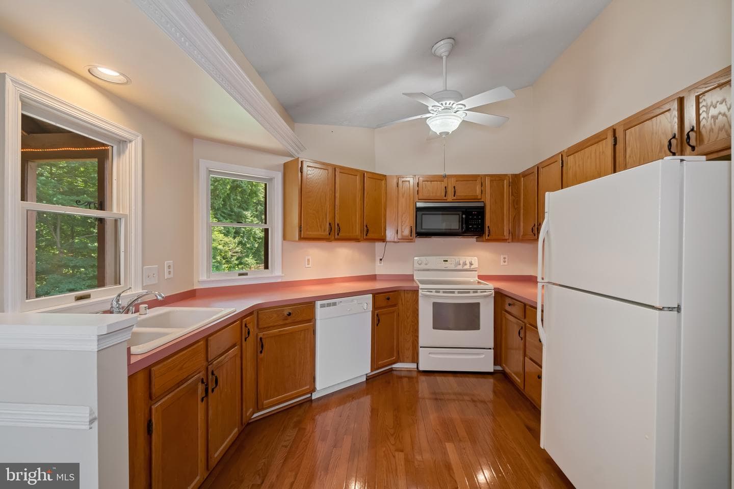 422 Dellcrest Drive photo 10