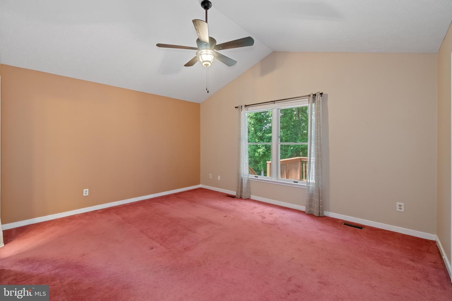 422 Dellcrest Drive photo 12